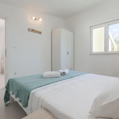 ヴィラ Stina